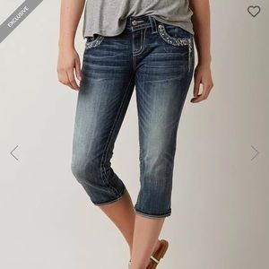 Miss Me Easy Stretch Mid Rise Cropped Capri Jeans 27